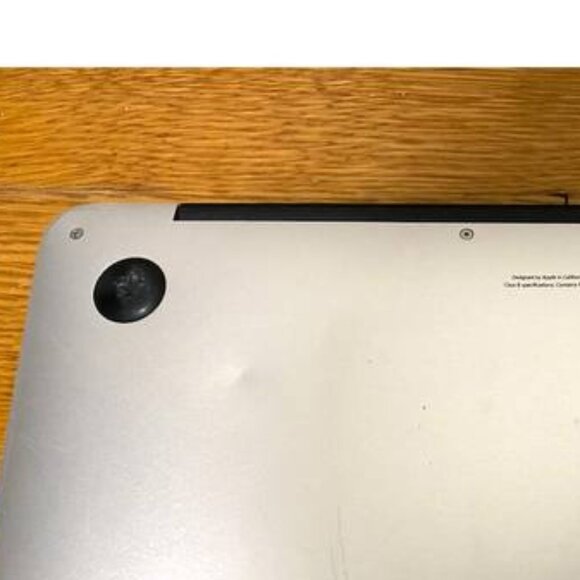 Macbook Air 13.3" Laptop - Intel Core i5 with 4GB Memory - 128GB SSD - Silver - Picture 6 of 10